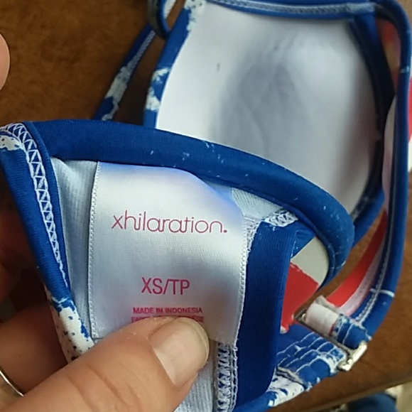 Flag bikini top - Picture 3 of 3